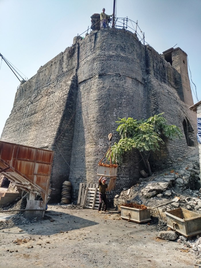 Manual lime production furnace