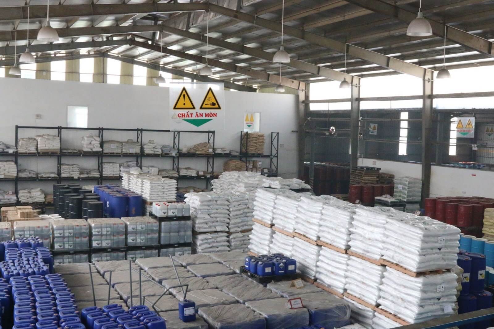 Trường Chu Văn An cung cấp đa dạng các sản phẩm hóa chất