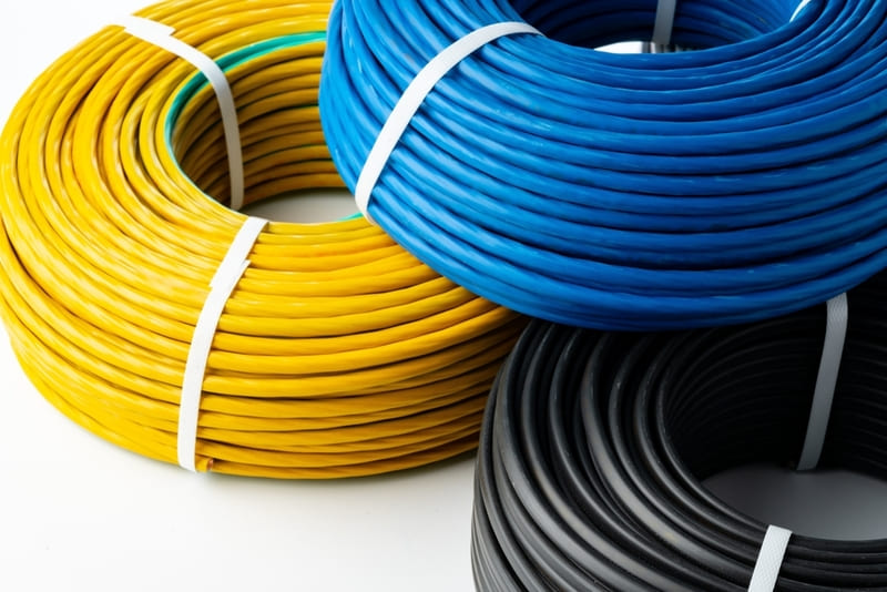 1 tàu điện dài bao nhiêu mét? 2