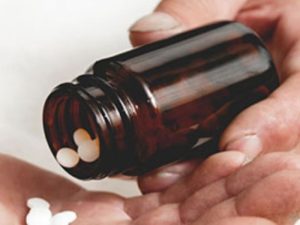 NaOH tham gia vào nhiều quá trình sản xuất thuốc