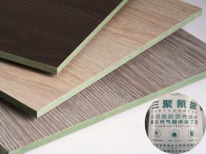 Melamine được phủ trên ván ép, gỗ công nghiệp, giấy trang trí tạo bề mặt nhẵn, bóng