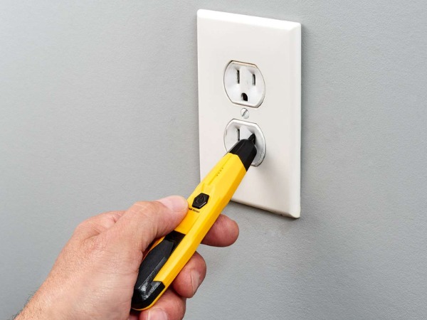 Đoản mạch trong dây điện: Nguyên nhân, cách kiểm tra và giải pháp Kiểm tra chương hiện tại bằng máy thu điện tử