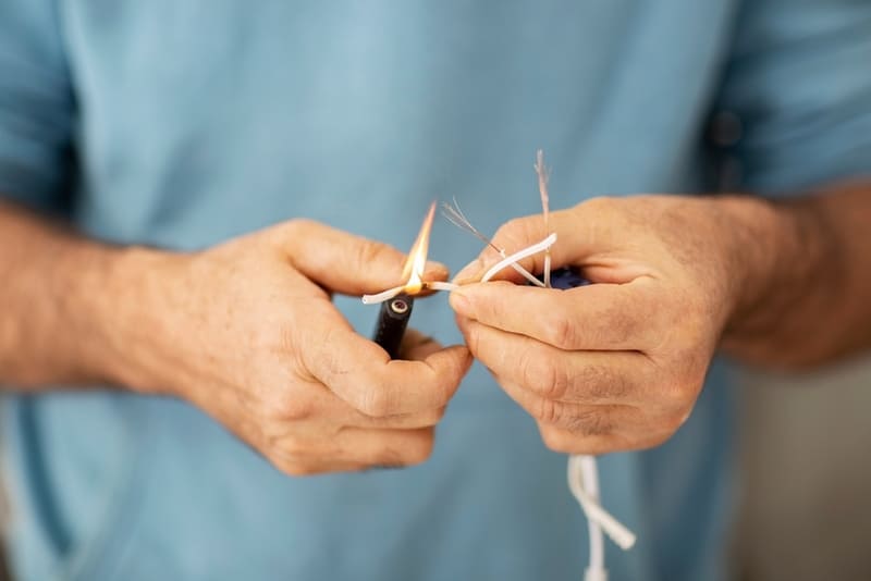 Hướng dẫn 4 cách tuốt dây điện nhanh chóng Cách chuyển đổi điện bằng định luật