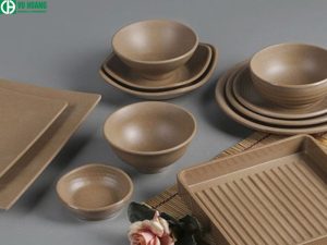 Nhựa melamine thường được sử dụng để làm đồ dùng ăn uống