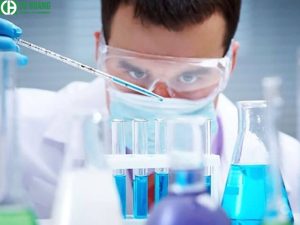 Chuẩn bị dụng cụ thí nghiệm khi trộn hóa chất