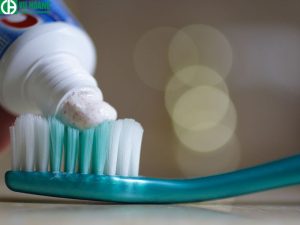Titanium Dioxide cũng là thành phần phổ biến trong kem đánh răng