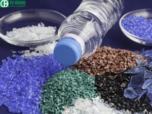 PE được dùng để tăng độ bóng, mịn, chống trầy xước và đàn hồi cho sản phẩm nhựa