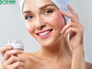 Axit Stearic chứa các phân tử nhỏ liên kết nên dễ dàng thẩm thấu sâu vào da