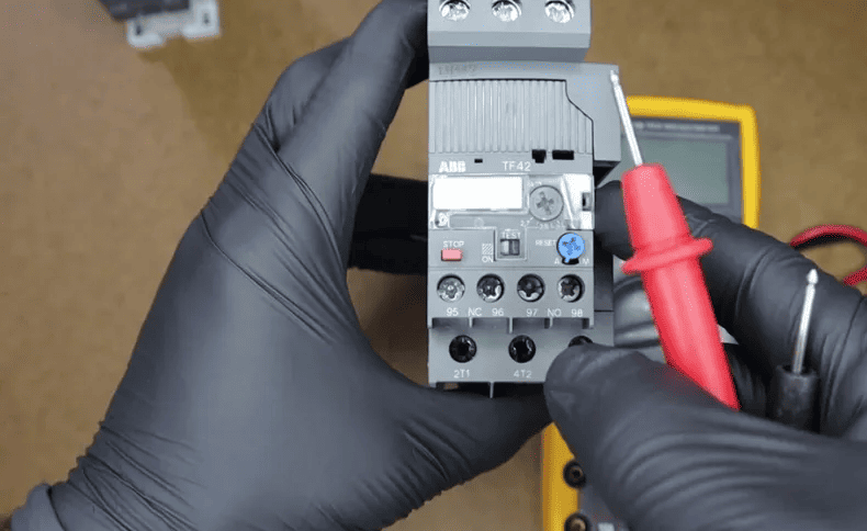 Tổng hợp các bước chi tiết điều chỉnh rơle nhiệt Nguyễn-tắc-khi-chinh-ro-le-nhiet