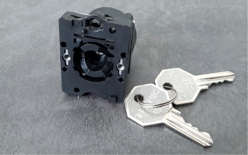 Ứng dụng công tắc xoay ba vị trí