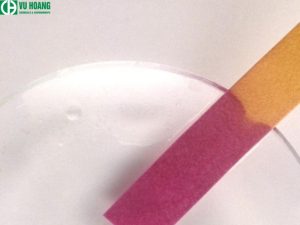 Axit nitric làm quỳ tím chuyển sang màu đỏ