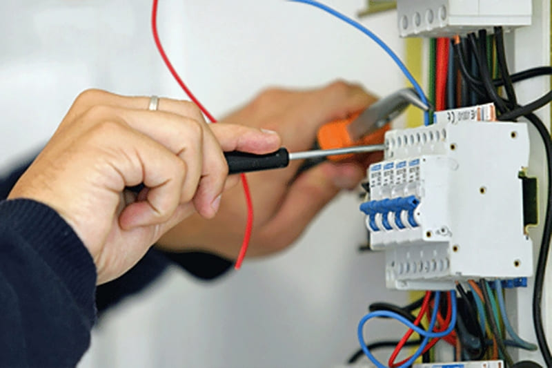 xu-ly-aptomat-bi-nháy 