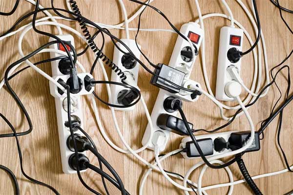 Nguyễn Nhân thứ 3 Phích cắm và ổ cắm không tương thích