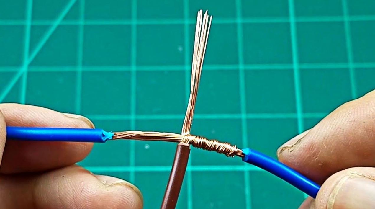 Cách nói về điện 3 Dây dẫn sử dụng phải có khả năng cách điện tốt