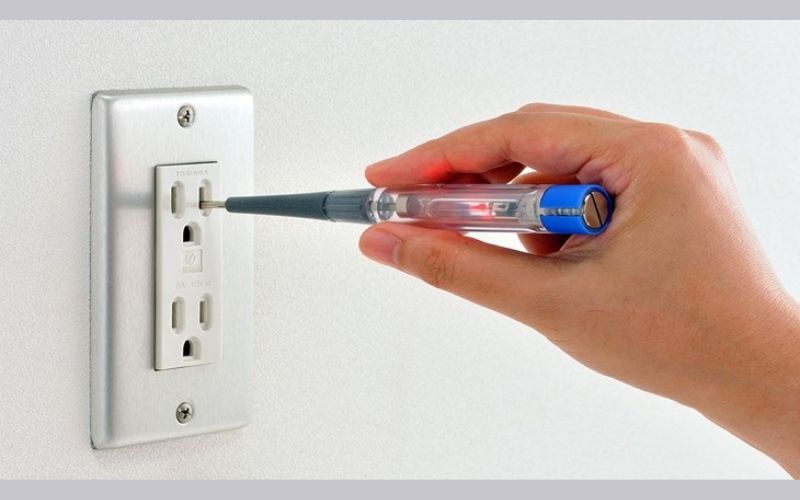 Nhưng sự khác biệt là gì? 4 Bút thử điện tiếp xúc với nguồn điện