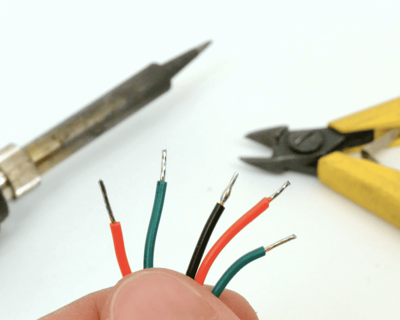 Hướng dẫn 4 cách tuốt dây điện nhanh chóng -how-to-day-bang-kim-cat