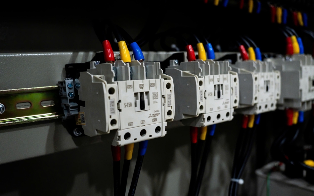 Cách chọn contactor máy biến áp Cách chọn contactor tụ điện