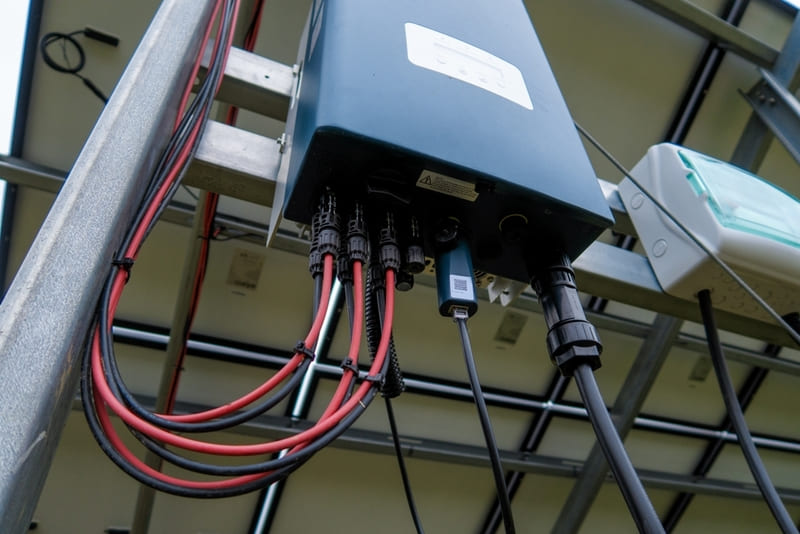 Hướng dẫn cách đấu nối biến tần 3 pha và những lưu ý khi lắp đặt -làm-dau-biên-tan-3 pha