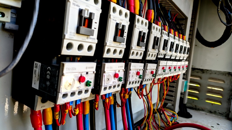 Công tắc tơ 3 pha là gì?