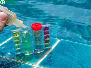 Clo lỏng giúp xử lý nước bể bơi