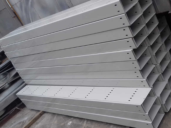 Thang máng cáp sơn tĩnh điện