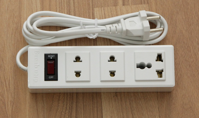 So sánh ổ cắm công nghiệp và ổ cắm dân dụng