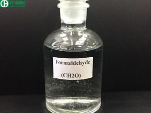HCHO là hợp chất hữu cơ dễ bay hơi, không màu, có mùi hăng, khó chịu và dễ tan trong nước.