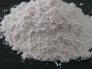 Canxi hydroxit là chất bột màu trắng không mùi