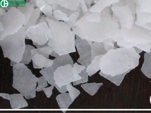 Là chất rắn, dạng hạt màu trắng