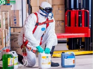 Mang bảo hộ lao động an toàn khi sử dụng hóa chất metanol