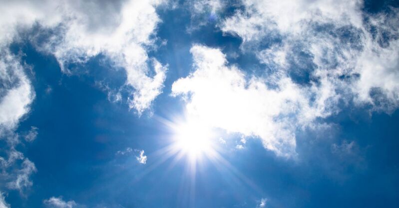 ánh sáng trắng tự nhiên từ mặt trời