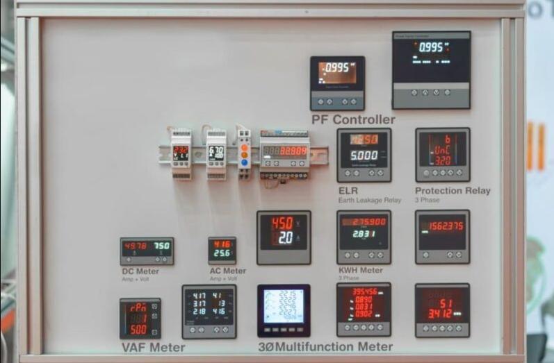 Bộ điều khiển tụ điện hoạt động như thế nào