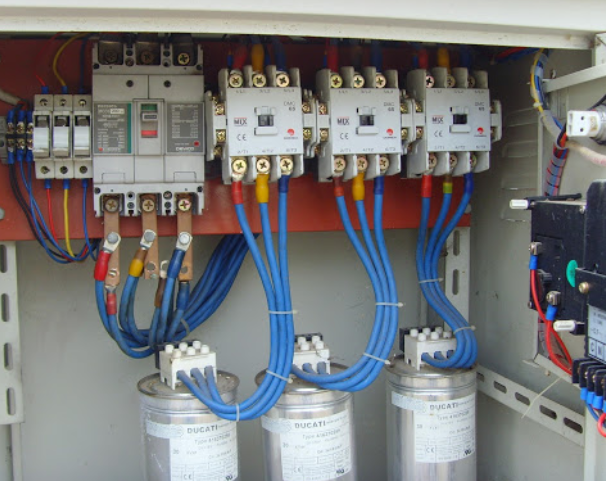 Tụ điện tiết kiệm năng lượng ba pha