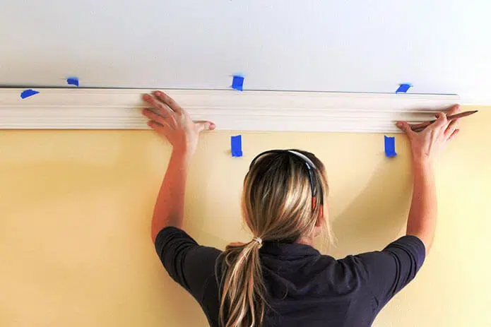 Cách đi dây điện trong nhà đúng kỹ thuật và thẩm mỹ -làm-ngày-dien-trong-nhà-dang-noi