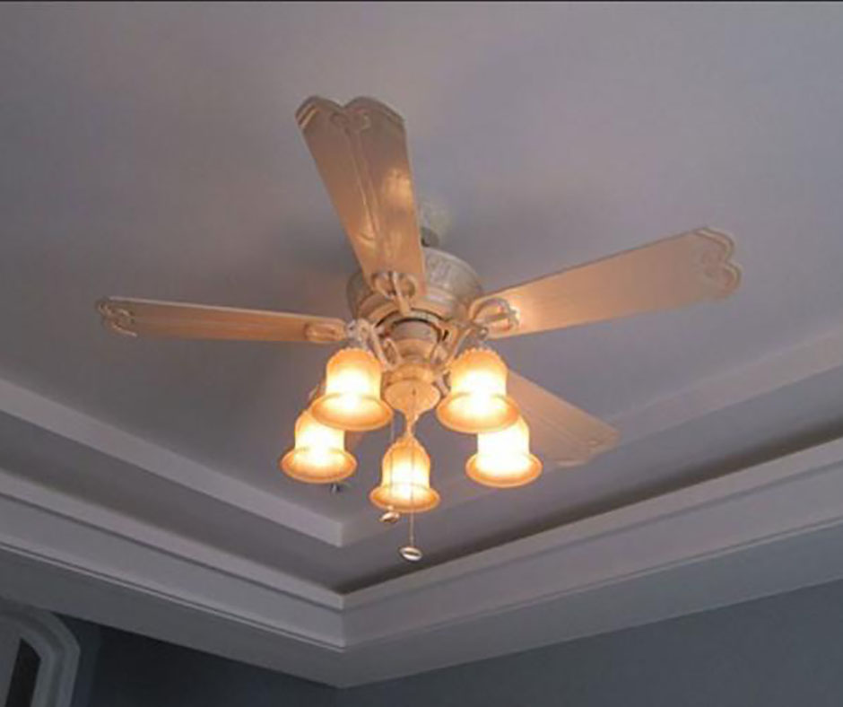 Xe điện đã đến ga Cần